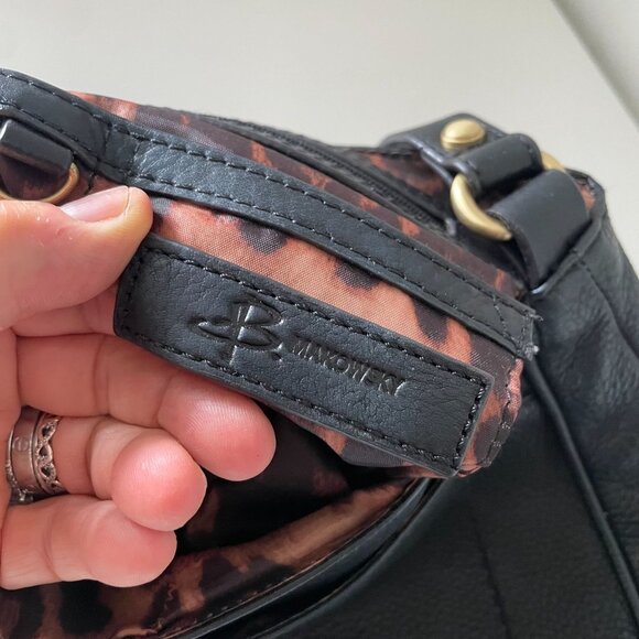 B Makowsky Leather Flap Top Cross Body Bag Lock Hardware Black Fashion Trendy - Picture 9 of 9